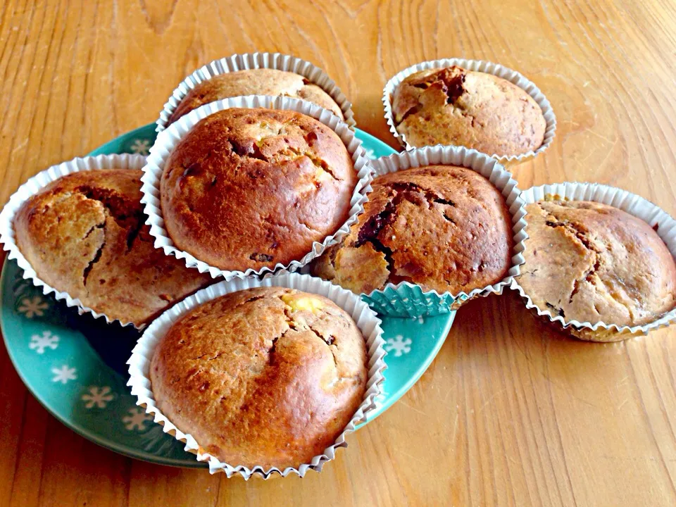 カップケーキ。干しぶどう、バナナ、シナモン、生姜のすりおろし、キルシュ、レモンの皮、汁、オールスパイス、カルダモン、フェンネルなどいり。|pepiさん