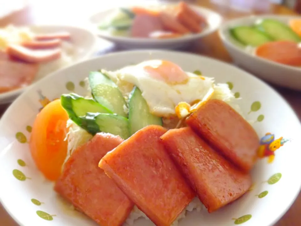 Snapdishの料理写真:スパムの照り焼き丼|chiecoさん