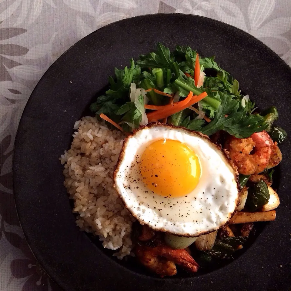 Fried egg with ethnic rice plate 目玉焼き付きエスニックごはんプレート|AYANOさん