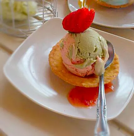 pie es krim strawberry+avocado|nawangsuciさん