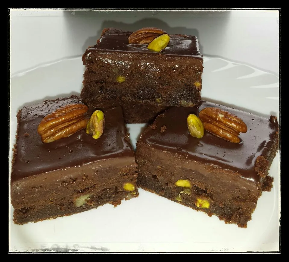 Brownies aux pistaches et noix de pecan|Slimloloさん