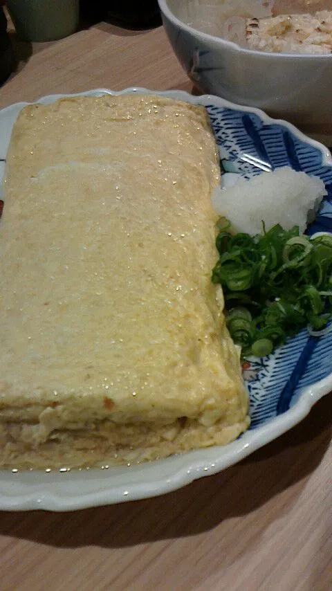 ここのだし巻き卵は大きくて美味しい|hisashiさん