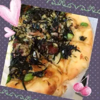 Snapdishの料理写真:海苔をのせて頂きました。焼肉のタレとマヨネーズを混ぜたソースにしました！ネギと大葉もたっぷり入ってます♡|rio3110さん