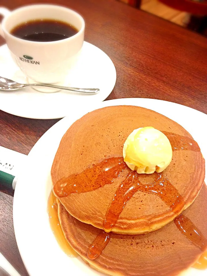 珈琲館〜グアテマラ産コーヒーの花蜂蜜で味わう手焼きホットケーキ〜|かずきっちんさん