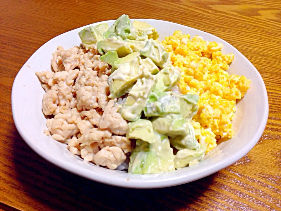 そぼろアボガド丼|さほさん