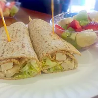 chicken Caesar wrap w/fruit|♡♥LoPeZ♥♡さん