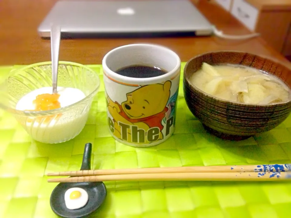 じゃが芋の味噌汁＆オレンジ🍊ヨーグルト☕︎|マニラ男さん