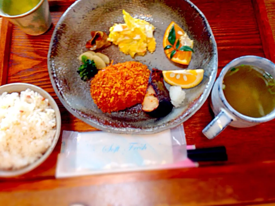 コロッケ定食in場々居茶|水津愛子さん