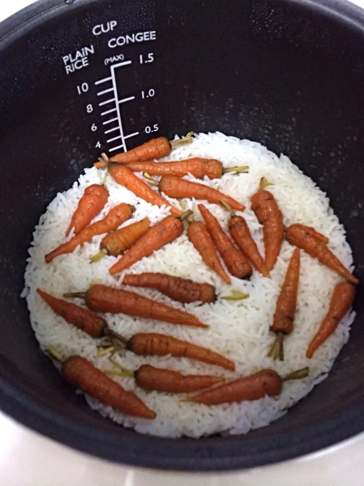 Baby carrots steamed in rice|Ong Sor Fernさん