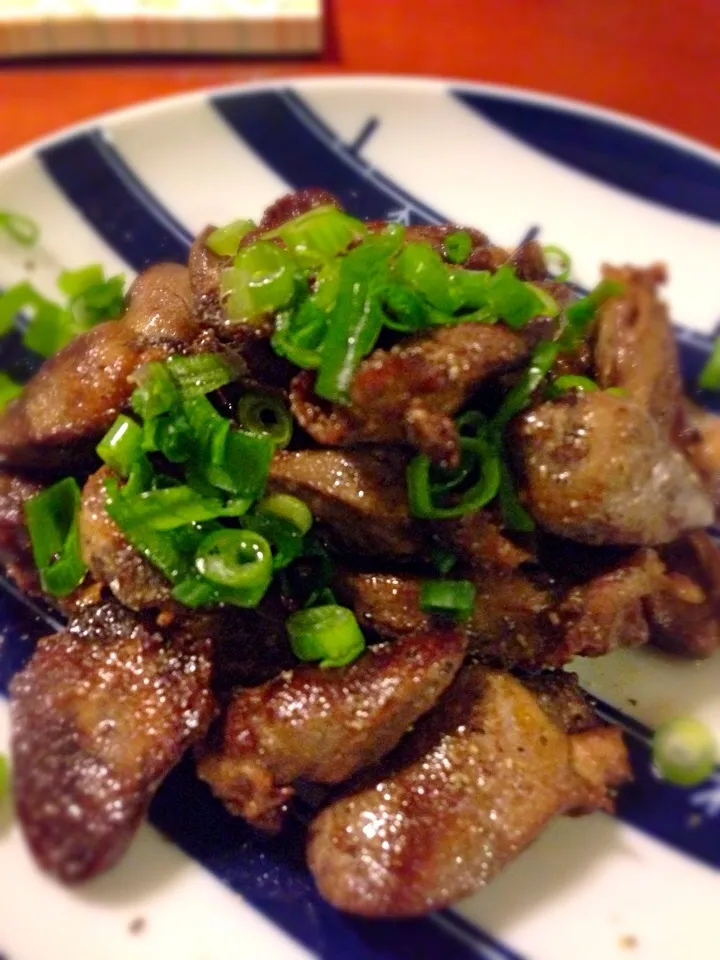 Pan fried chicken hearts 鶏ハツの胡麻油炒め|Funky Chefさん