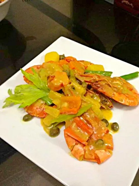 Philippine Cuisine : Curry Prawn with Capers|Dan Alfred Garcia Madriagaさん