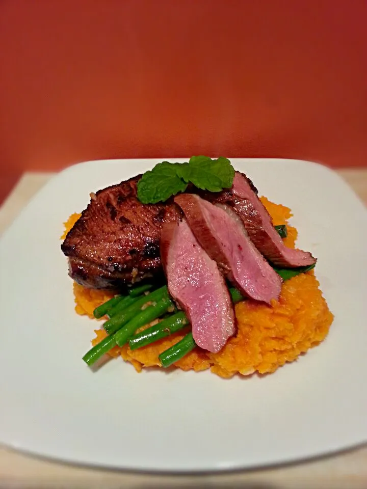 Snapdishの料理写真:Crispy Skin Hoisen Duck with a Sweet Potato & Parmesan Mash & Minted Garlic Beans|Ben Brillさん