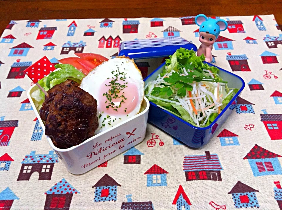 Snapdishの料理写真:ロコモコ丼弁当で家弁！て…蓋がぁ…Σ(꒪ॢ∀꒪;)՞|りえさん