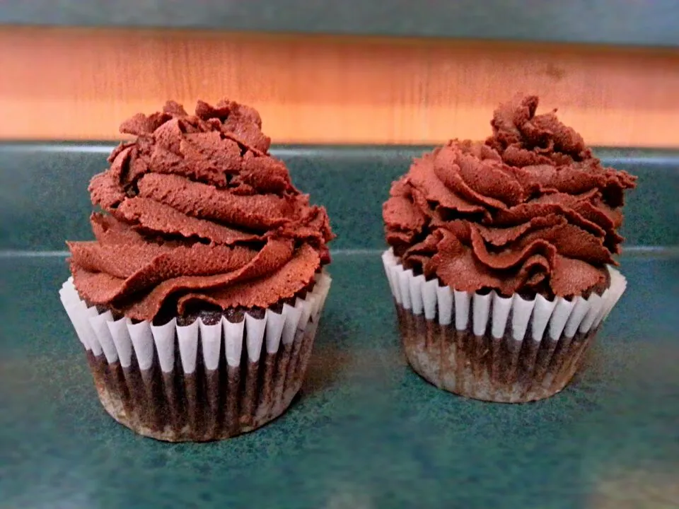 Chocolate Cupcakes with Chocolate Buttercream|S Theoさん