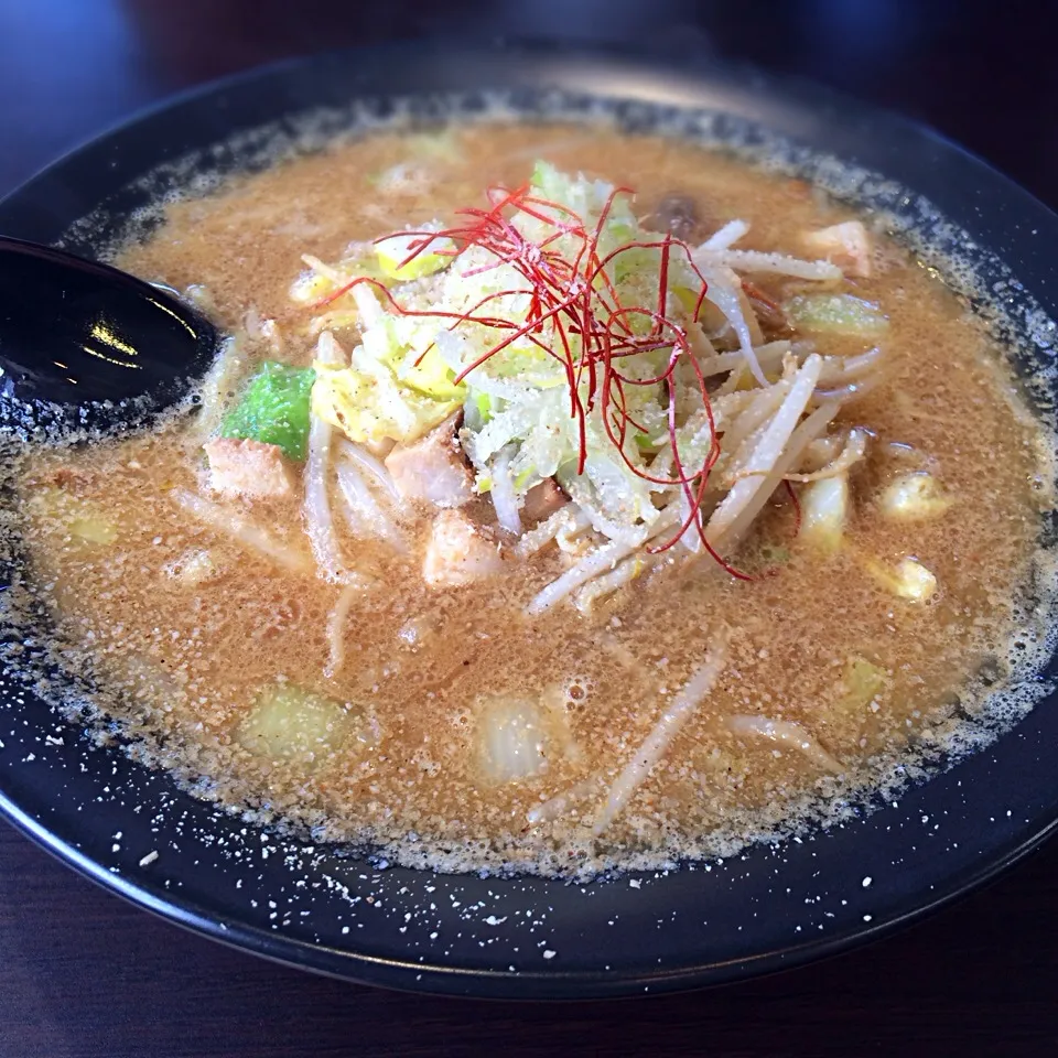 Snapdishの料理写真:味噌ラーメン|ナナイロユアさん