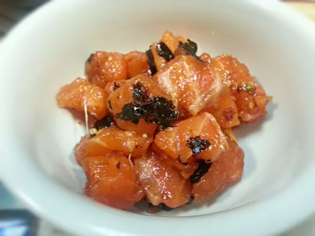 Snapdishの料理写真:salmon poke|Estuh Suhyoon Haさん