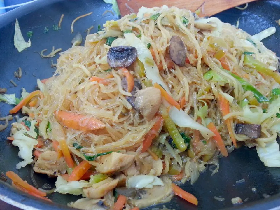 Pancit bihon..Philippine stir fried noodles|belgium villanuevaさん