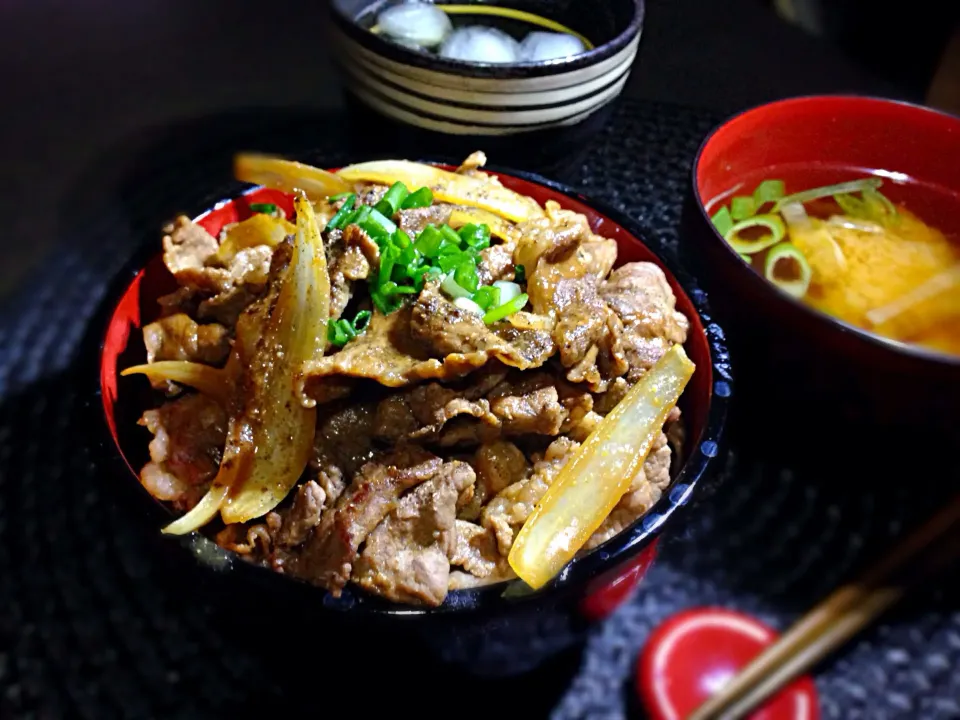 八丁味噌牛丼|あつしさん