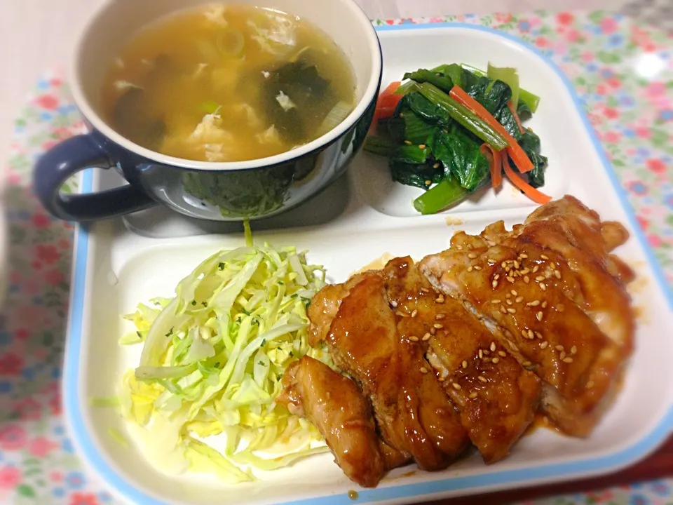 鶏モモ照り焼き(すし酢さとう醤油)とたまごスープと小松菜のおひたし|よんさん