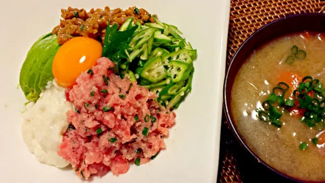 ネバネバ丼と豚汁|KANAさん