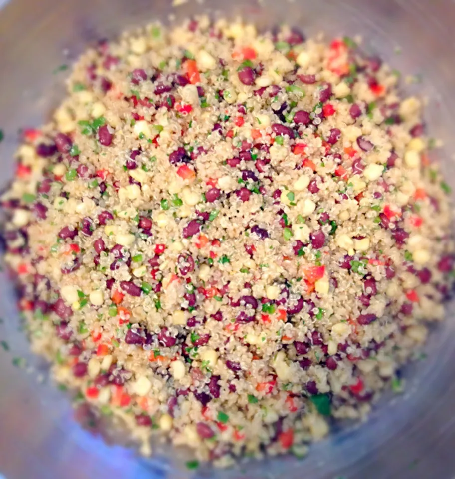 Snapdishの料理写真:Quinoa salad with black beans, corn, red peppers, jalapeño, cilantro and cumin-lime dressing.|Allisonさん