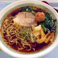 黒醤油ラーメン梅干付|みのりんさん