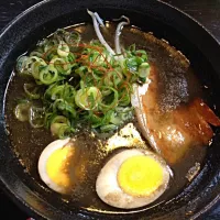 Snapdishの料理写真:イカ墨ラーメン「姫路ブラック」|jyajyamaru7777さん