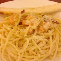 Snapdishの料理写真:Vietnamese Garlic Spaghetti with Shrimp|Miruelle Flonce De Guzmanさん