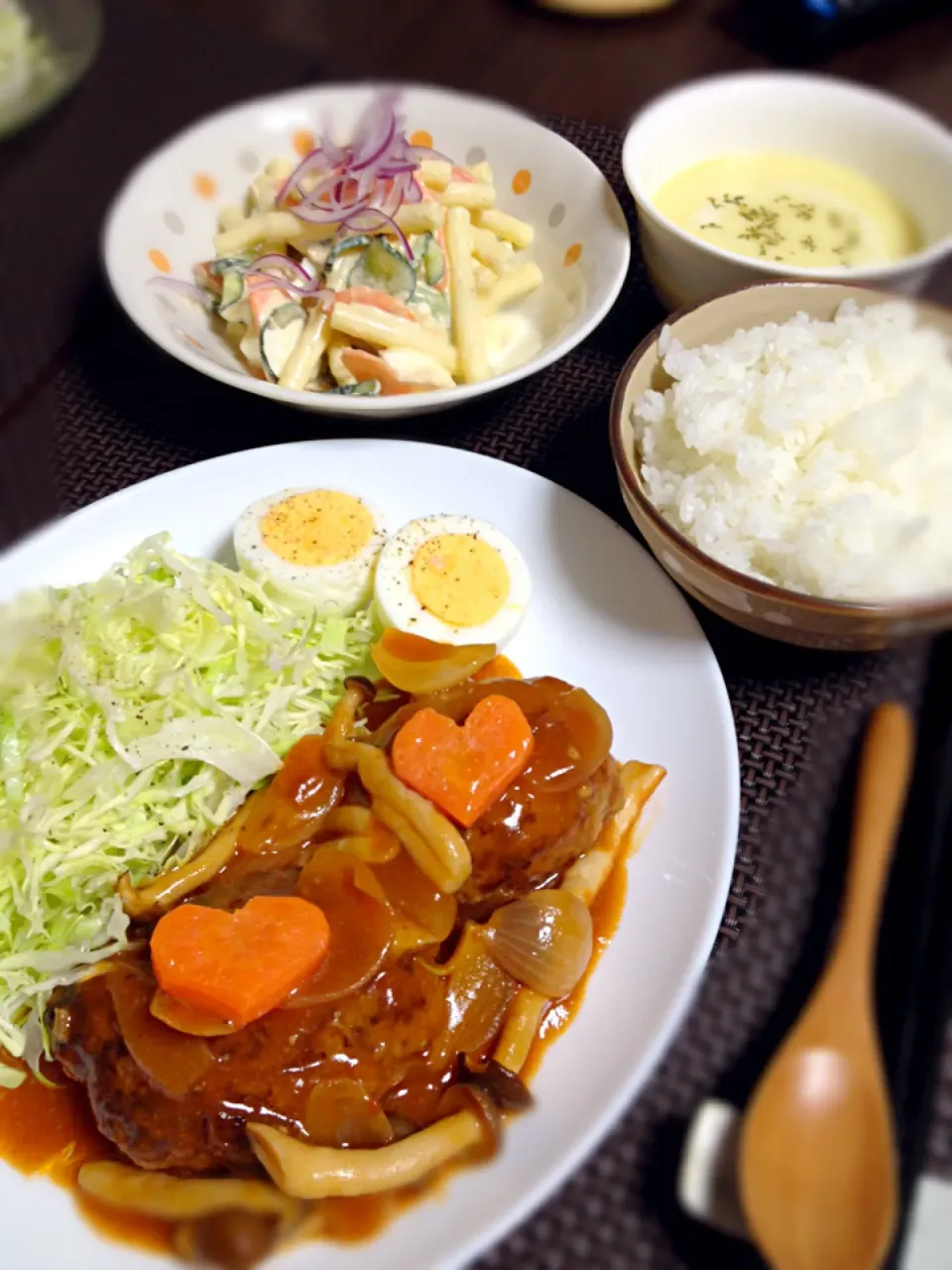 煮込みハンバーグの晩ご飯|mikaさん