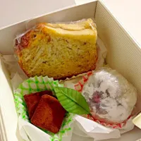 Snapdishの料理写真:生チョコ いちご大福 パウンドケーキ|あやさん