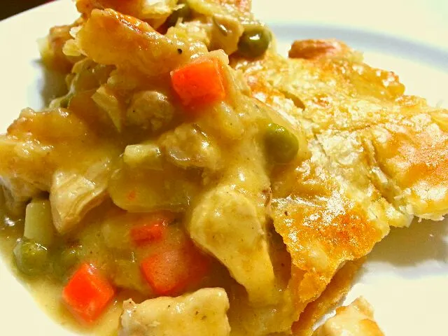 Creamy Chicken Pot Pie with Buttery Puff Pastry|S Theoさん