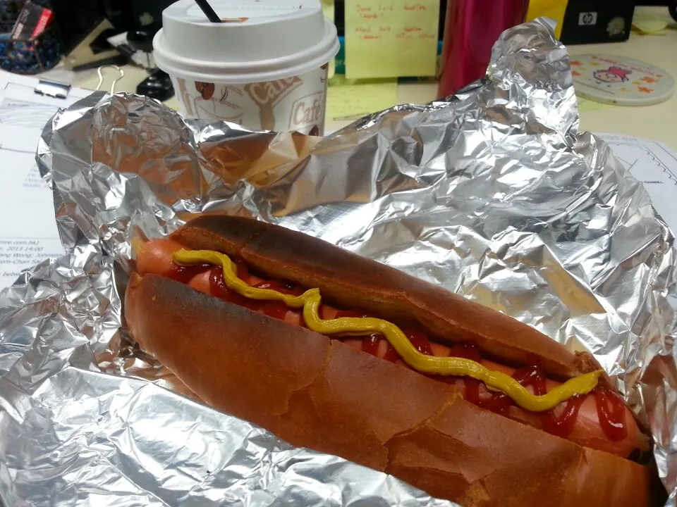 Snapdishの料理写真:Hot... Hot.. Hotdog|Angela Tangさん