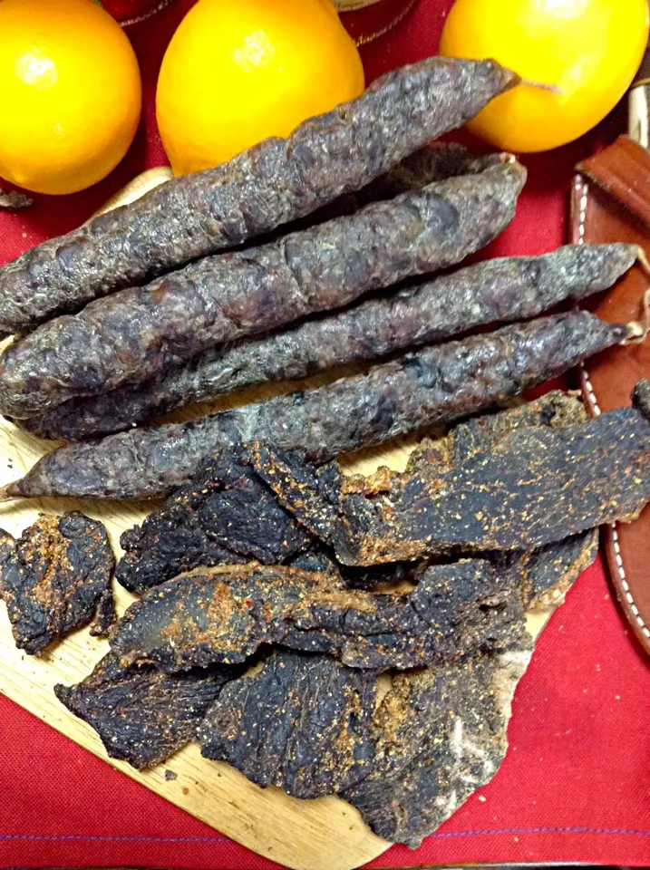 自家製鹿肉ジャーキー＆ソーセージ 旦那作🎵 Husband-made Venison Jerky & Dry Sausage|yorikoさん