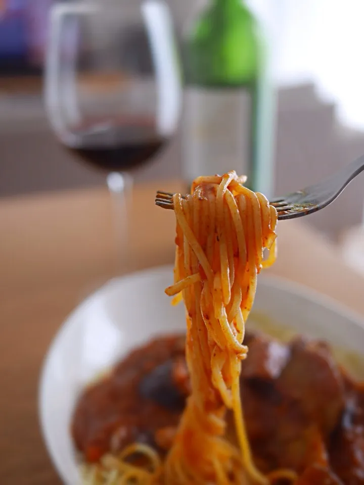 ナスがゴロッと入ったミートソースパスタ|イノウエシンゴさん