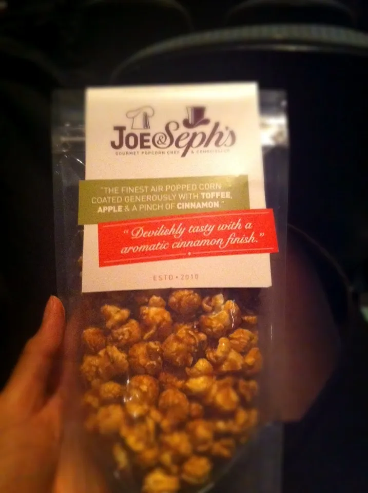 Apple cinnamon popcorn for the movie|🍓Jolejo🍓さん