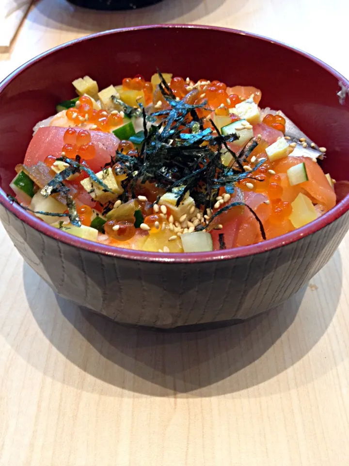 Snapdishの料理写真:Bara chirashi donburi (small)|Nicholas Tayさん