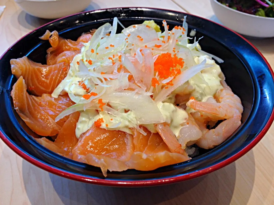 Snapdishの料理写真:Ebi salmon avocado donburi|Nicholas Tayさん