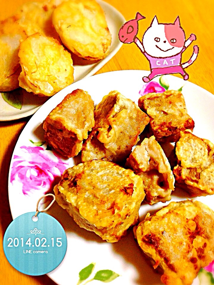 コーフーの天ぷらと大根の天ぷら The tempura of the gluten meat and the Japanese radish
