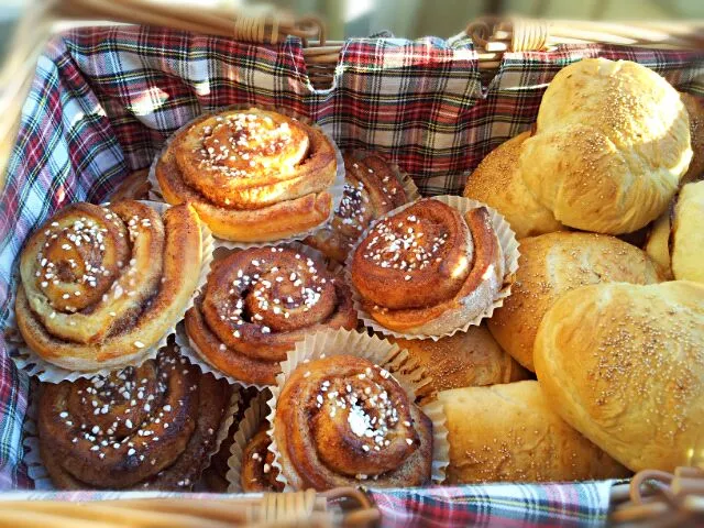 cinnamon roll & breakfast roll|kyyeungさん