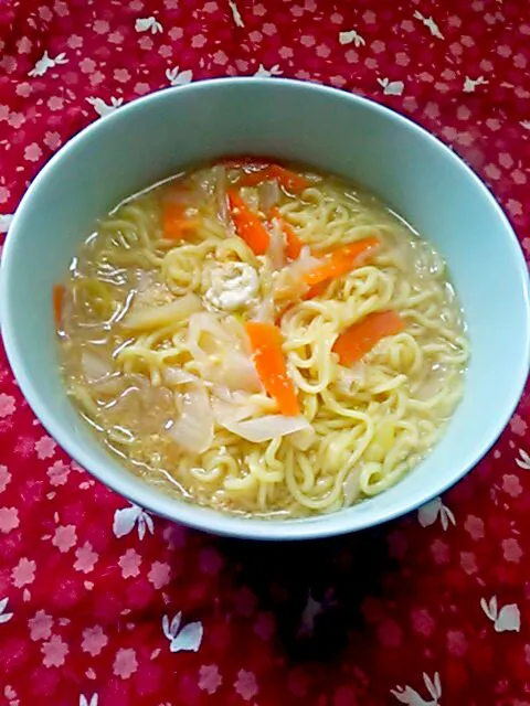 久々にインスタントラーメン🍜|猫田さん