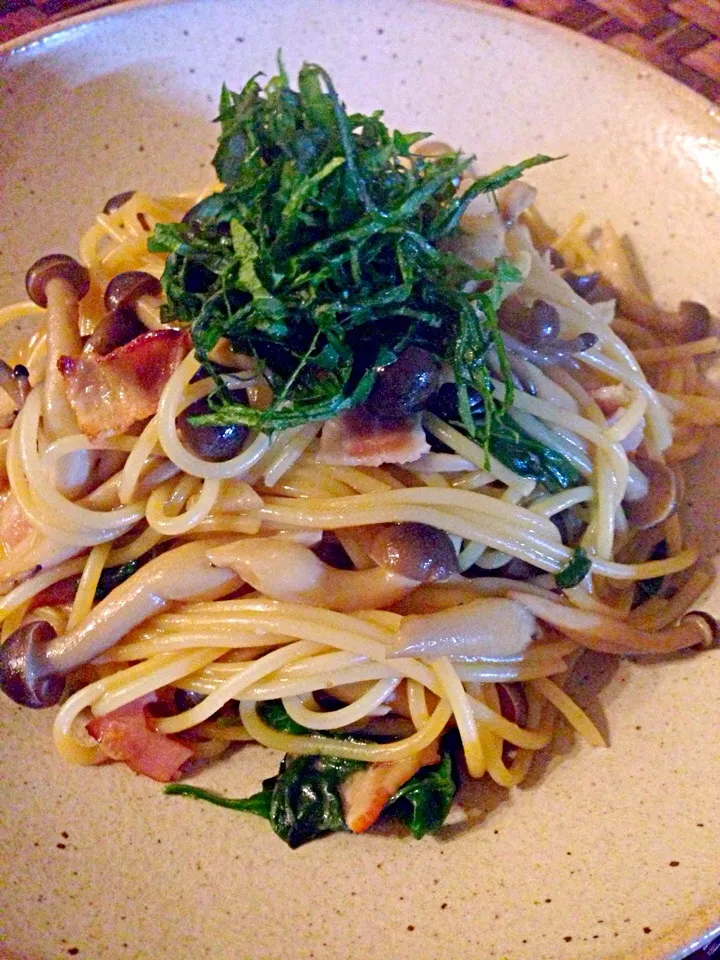 Snapdishの料理写真:mushroom Japanese style pasta🍄しめじの和風パスタ|🌈Ami🍻さん