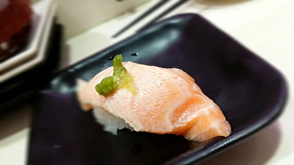 Seared Salmon Nigiri|Augustine Yoonさん