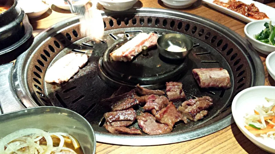 Snapdishの料理写真:Authentic Korean bbq: the girls ordered pork belly, pork and beef meat|genさん