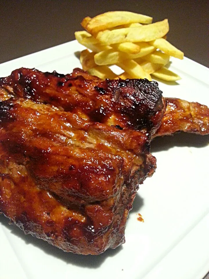 Snapdishの料理写真:Spareribs and homemade fries|Frank&Jolanda - Eteninbeeldさん