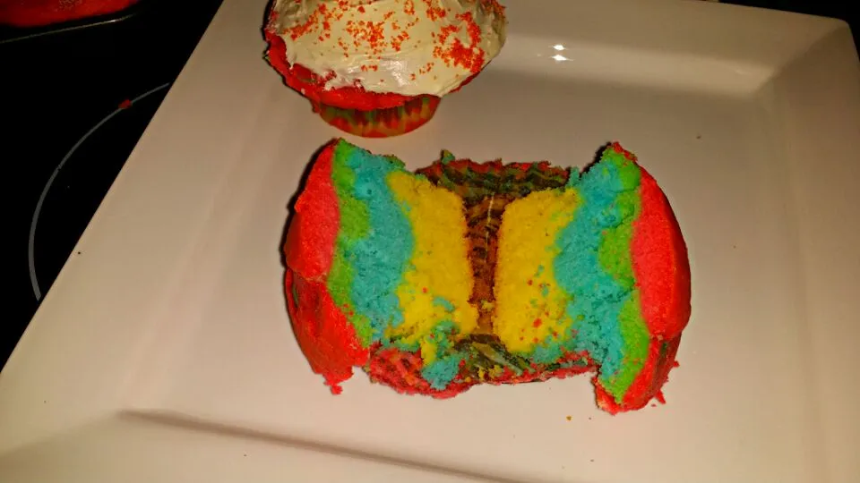 Rainbow Cupcakes|Julia Deeさん