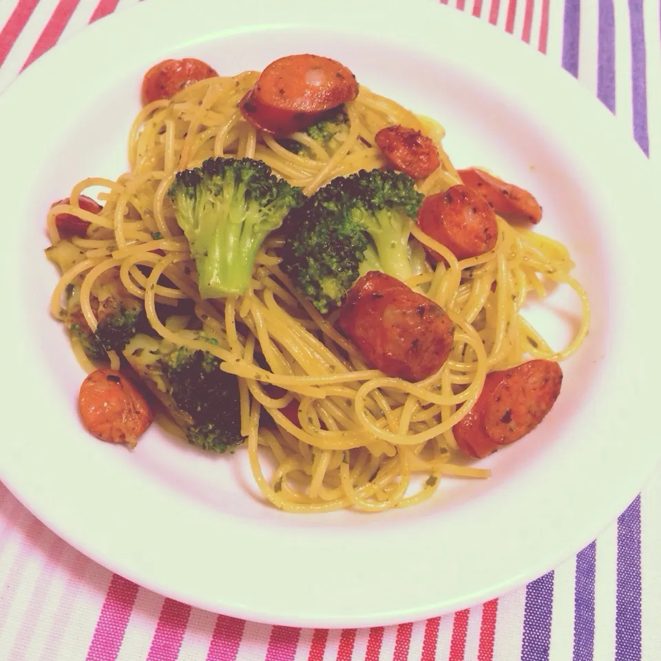 Snapdishの料理写真:チョリソー＆ブロッコリーのジェノベーゼ🍝|leeさん