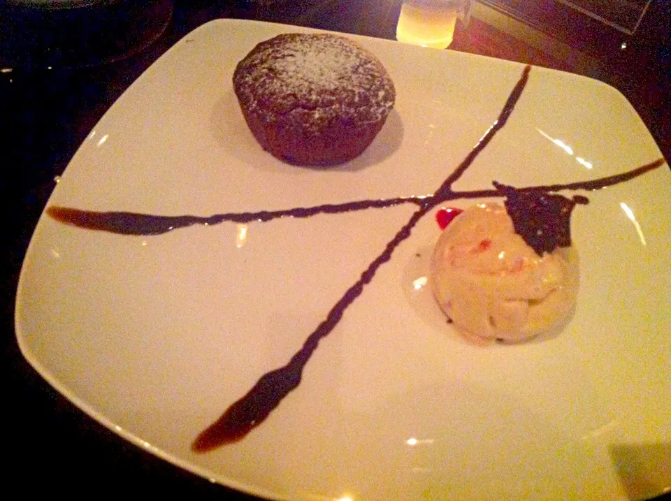 Warm valrhona chocolate fondant with coconut heart|skyblueさん