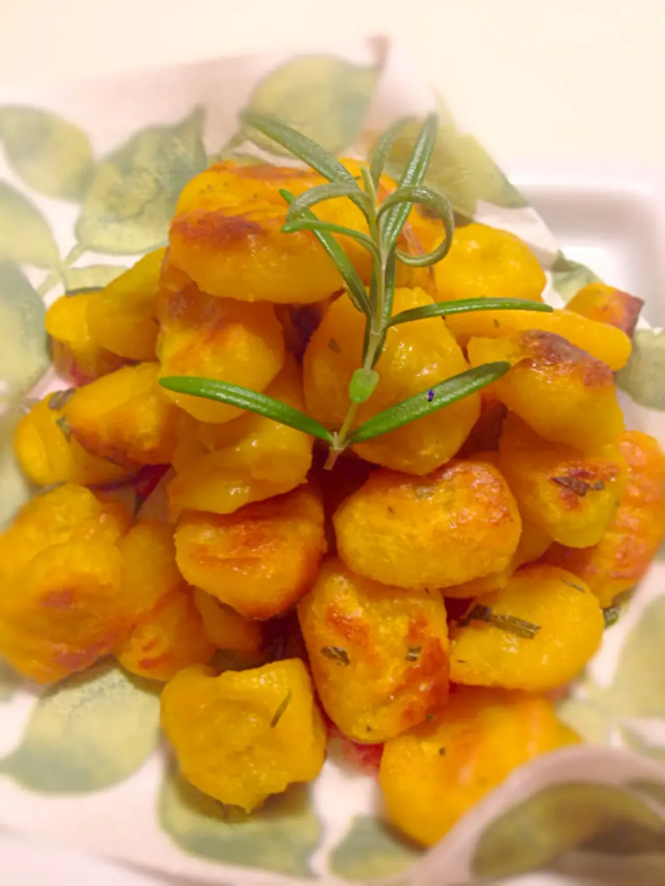 Golden Crispy Gnocchi Rosemary flavor|よ〜んさん