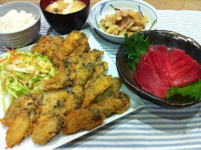 かきフライ・まぐろ刺身・豚肉と大根のニンニク塩炒め・豆腐ふのり味噌汁|まーままさん