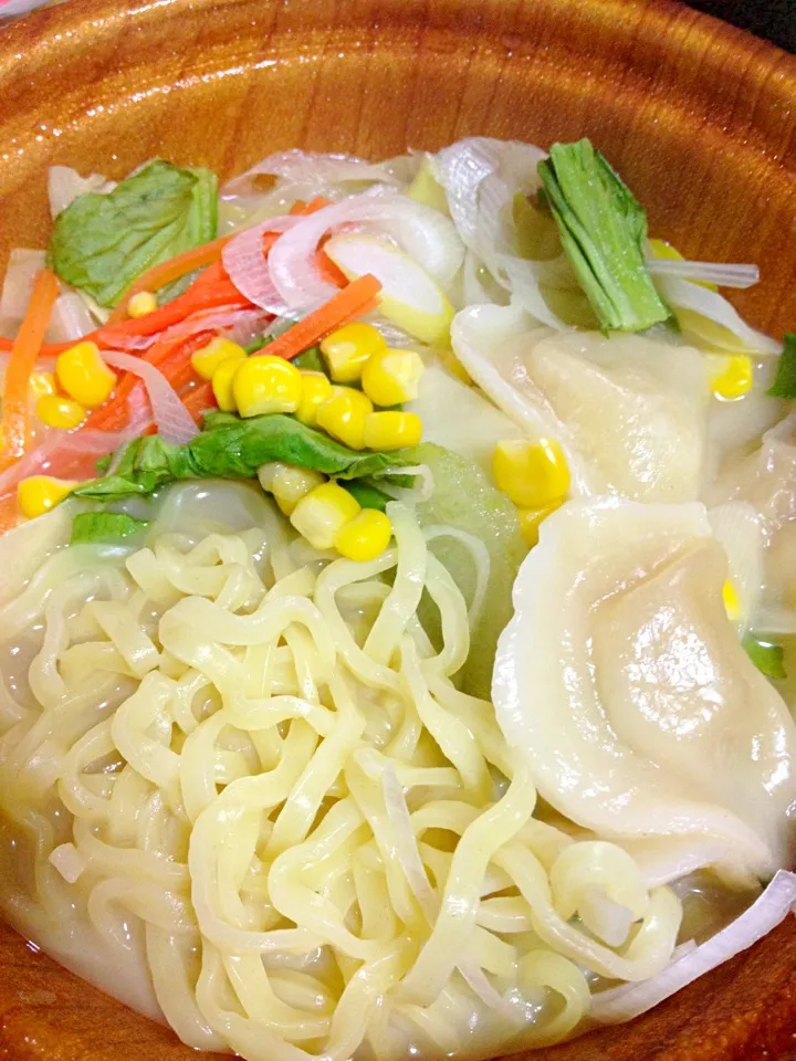 野菜スープにラーメンをいれちゃいました~( ´ ▽ ` )ﾉ！|Ayakoさん